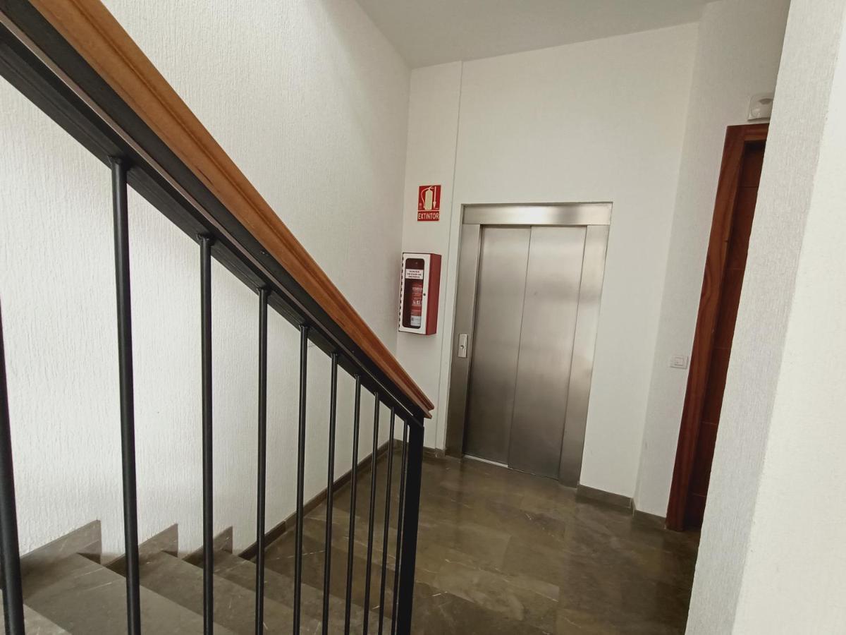 Apartamento Nueva Del Santisimo Apartment Granada Luaran gambar