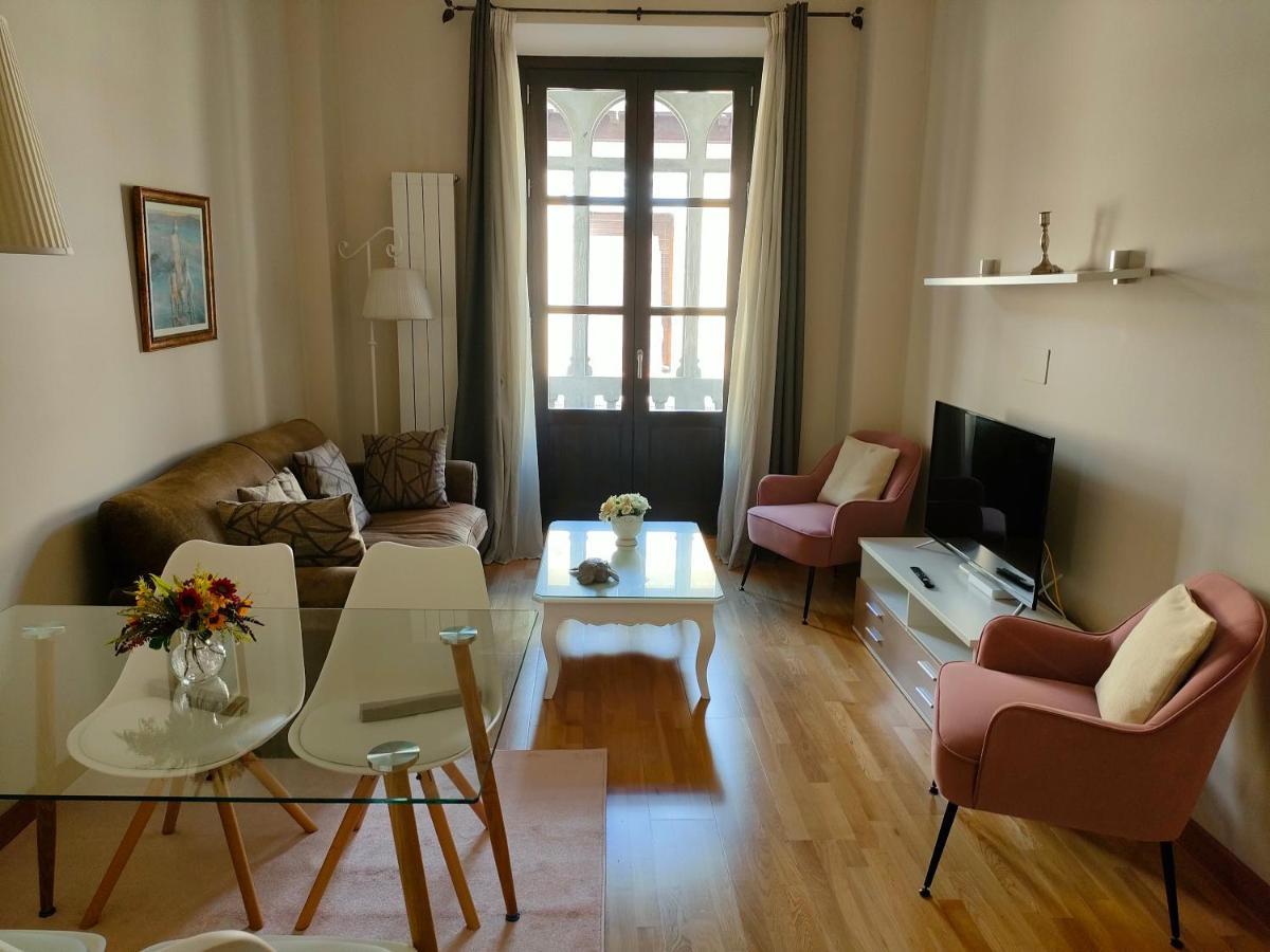 Apartamento Nueva Del Santisimo Apartment Granada Luaran gambar